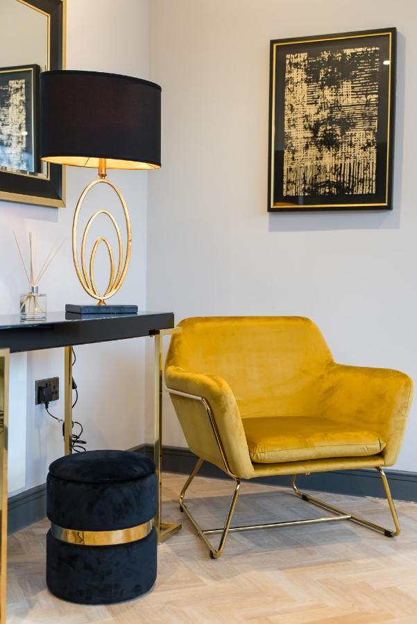 Luxe Apartments, The Moorwell, Parking, Gym - 10Mins Cardiff City Ctr Екстериор снимка