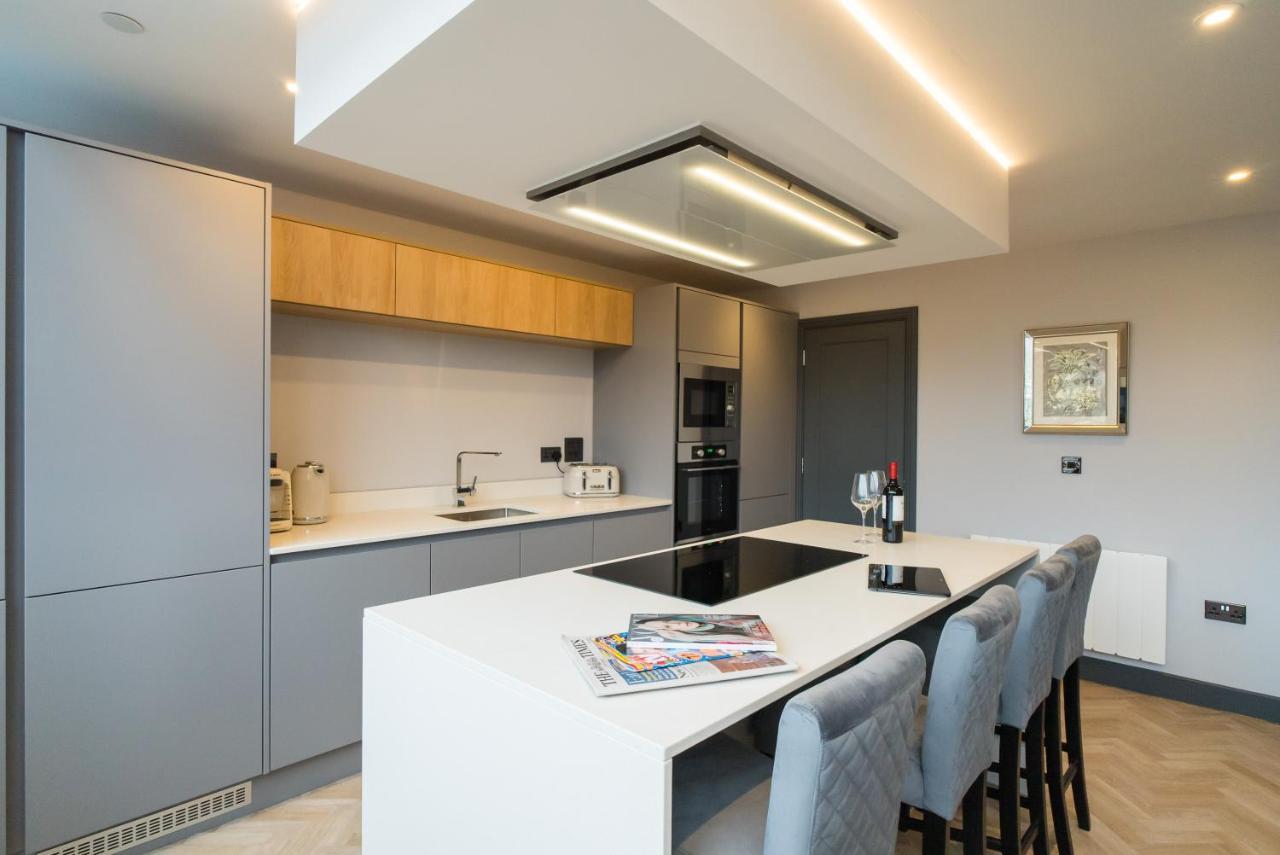 Luxe Apartments, The Moorwell, Parking, Gym - 10Mins Cardiff City Ctr Екстериор снимка